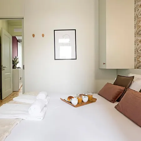 Apartment Camoes Flat With Balcony By Lovelystay Porto