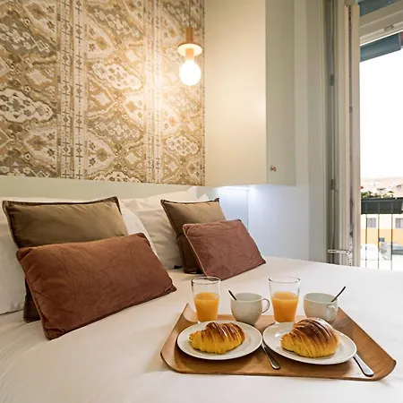 Camoes Flat With Balcony By Lovelystay アパート ポルト