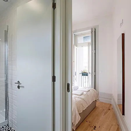 Camoes Flat With Balcony By Lovelystay Porto